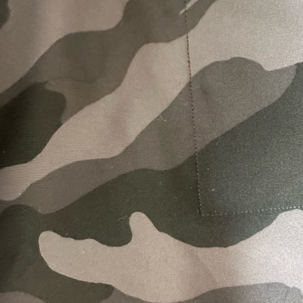 Old Navy Gray‎ Camo Joggers, Size XS, MSRP $40 - Picture 4 of 5